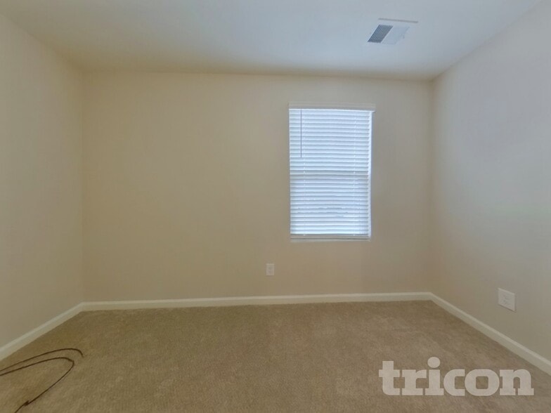 Building Photo - 44 Dorsey Wy