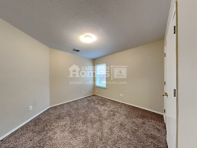 Building Photo - 6038 Mountain Meadow