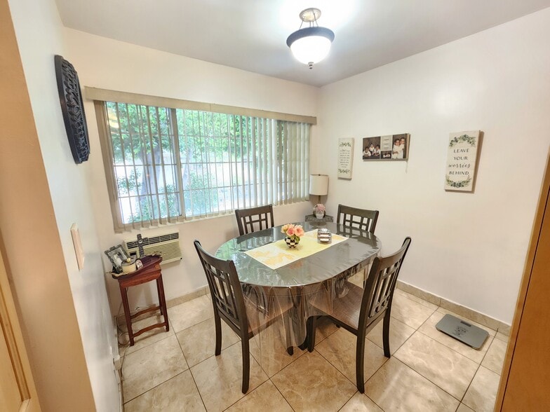 Building Photo - 6904 Radford Ave