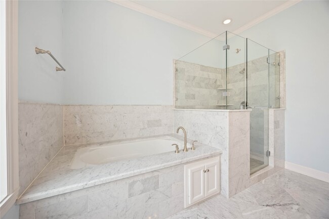 Building Photo - 609 Rutland St