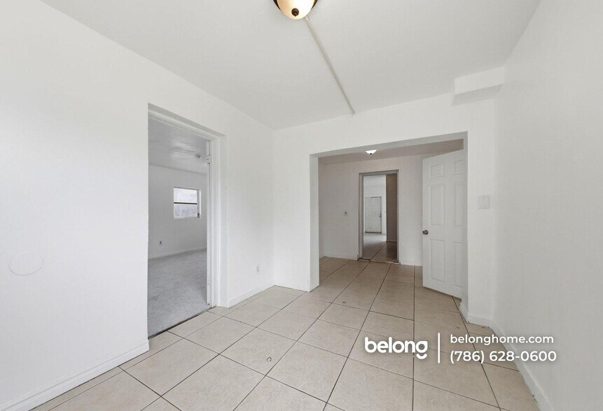 Building Photo - 280 Seaman Ave