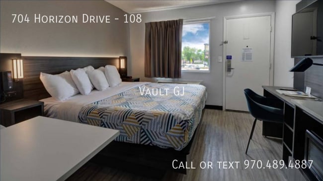 Building Photo - 704 Horizon Dr