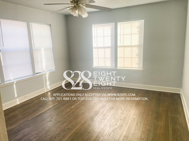 Building Photo - Historic 2nd Level Apartment Minutes from the Plaza District in OKC!