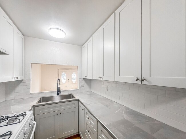 Building Photo - SD: Comfortable 2BD/2BA Condo in Chula Vista with Covered Patio & 2 Parking Spaces