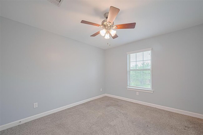 Building Photo - 1730 Macclesby Ln