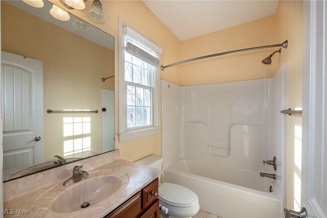 Building Photo - 4025 Meadowvale Ct