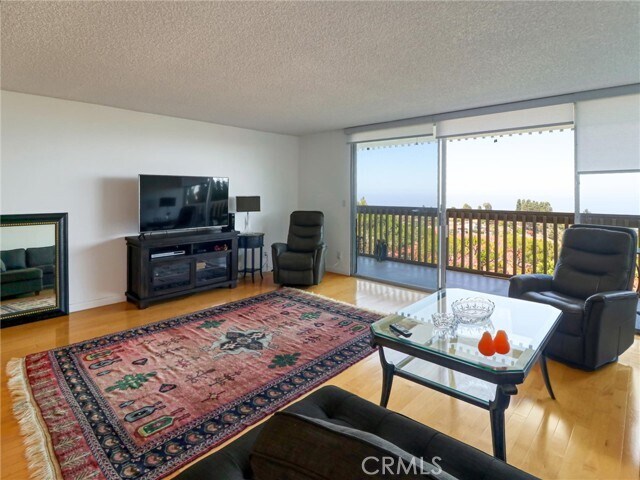 Building Photo - 6542 Ocean Crest Dr