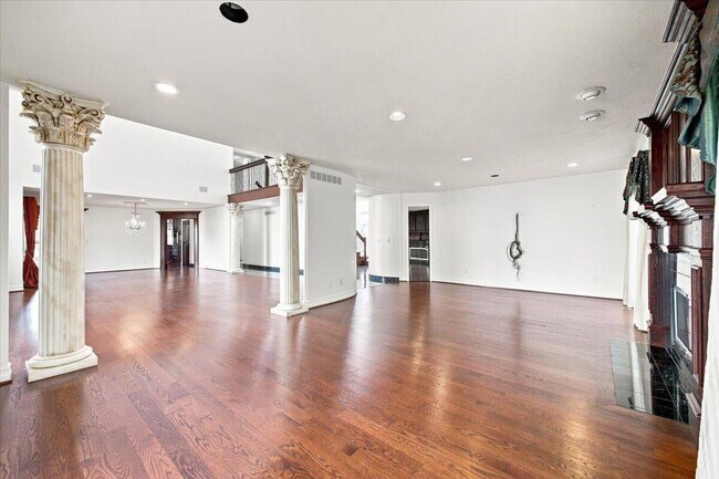 Building Photo - 6122 Trailwood Ln