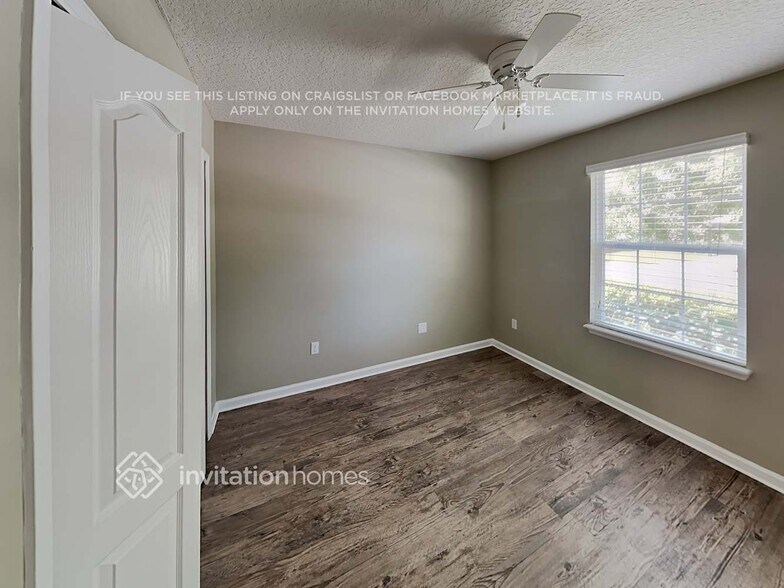 Building Photo - 372 Sunshine Dr