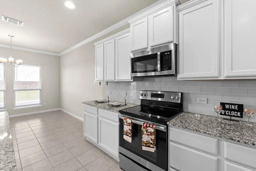 Building Photo - 6142 Fairburn