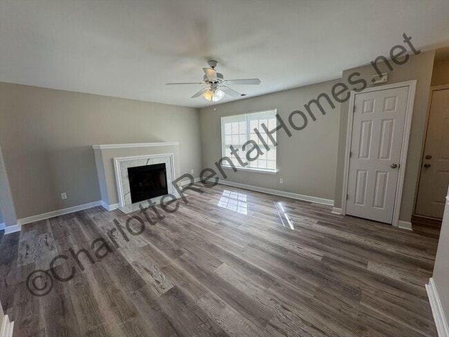 Building Photo - Nice 3 bedroom 2.5 bath home in Charlotte!