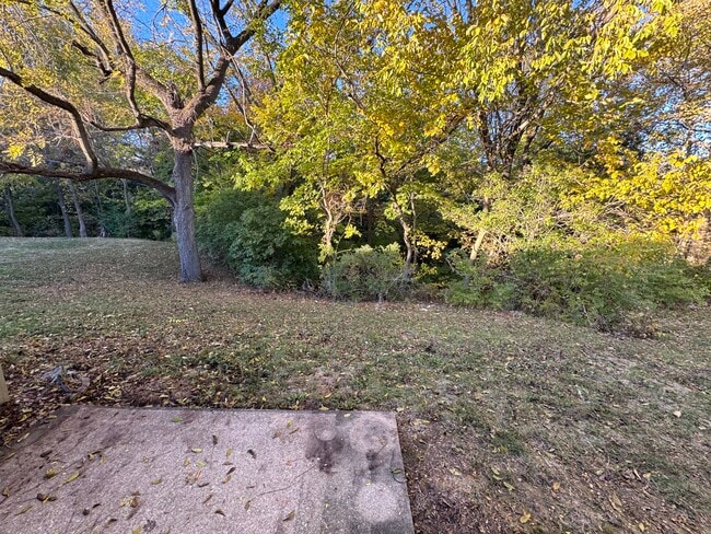 Building Photo - 505 Simon Dr