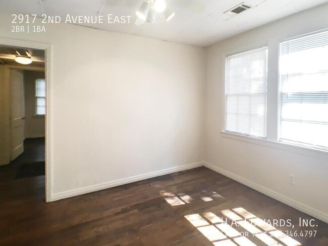 Building Photo - 2917 2nd E Ave