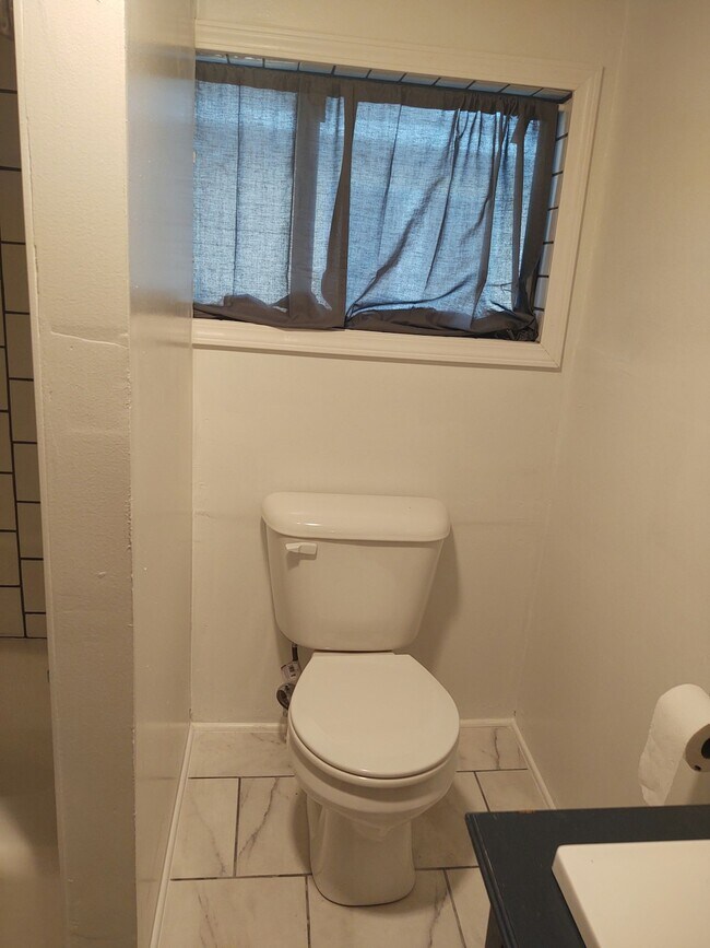 Building Photo - 719 West Faulkner Street, Unit 719