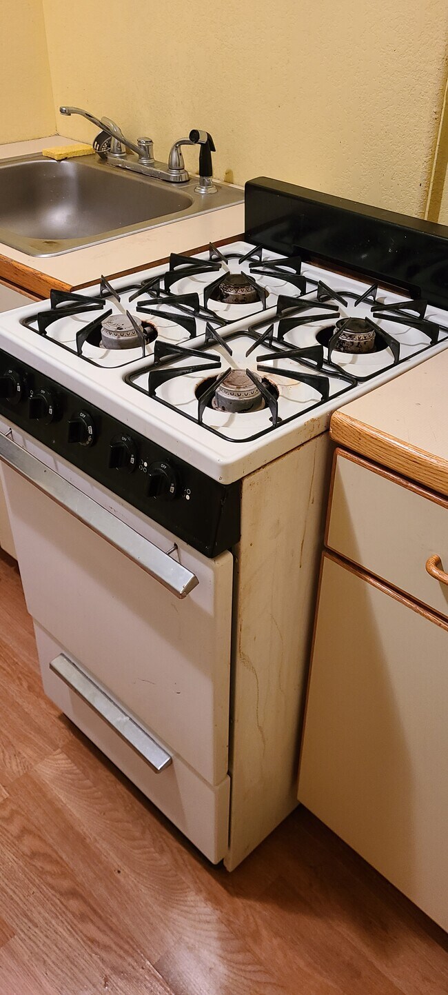 Building Photo - 1023 7th Ave N