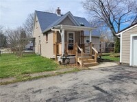 Building Photo - 835 Mae St