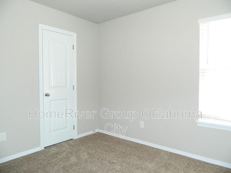 Building Photo - 136 St Charles Way