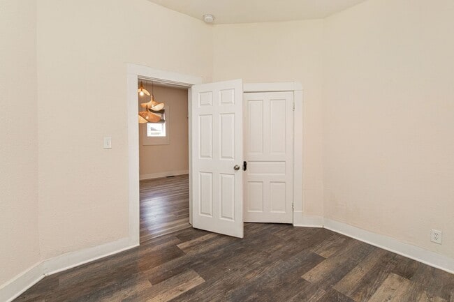 Building Photo - 1209 S Randolph St