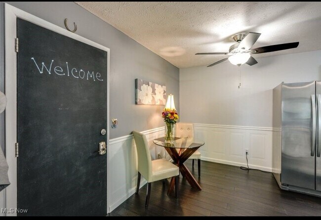 Building Photo - 5589 Rainier Ct