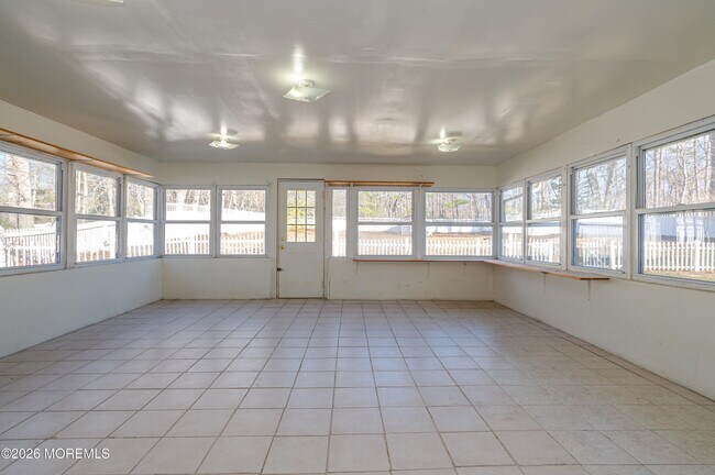 Building Photo - 878 Green Valley Rd