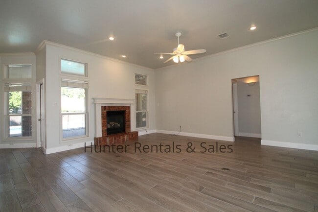 Building Photo - Country Trails Gem with a Pool Made for Te...