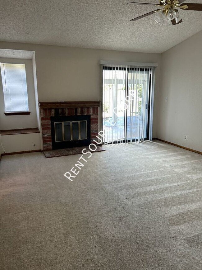 Building Photo - 4663 Cocina Ln