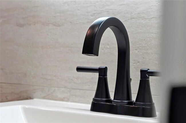 Building Photo - 7705 Apple Tree Cir