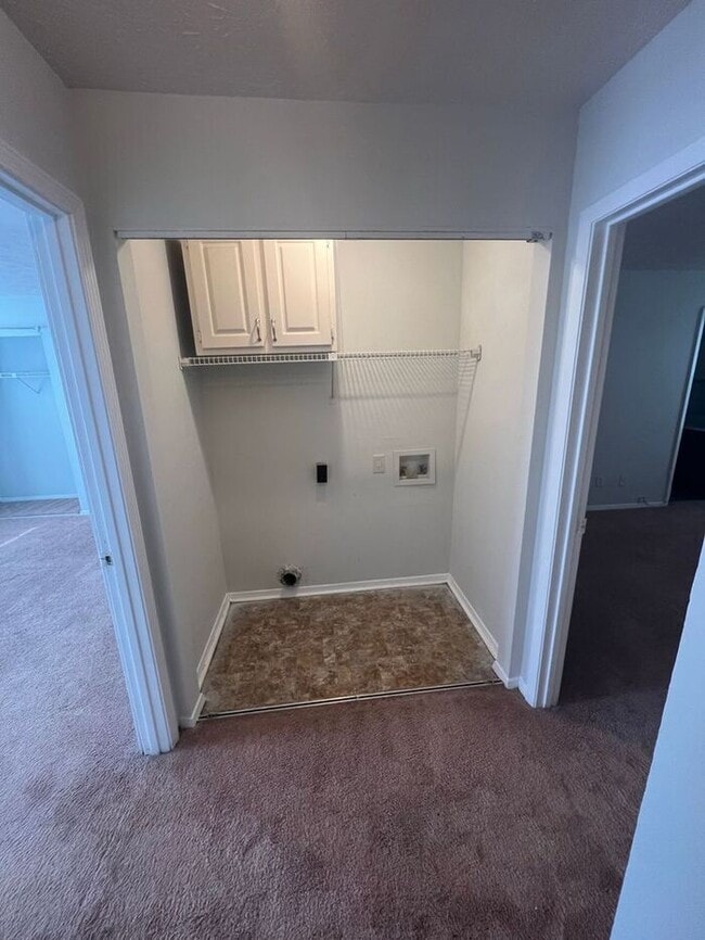 Building Photo - Beautiful 2 bedroom 2.5 bath townhome in Snellville!