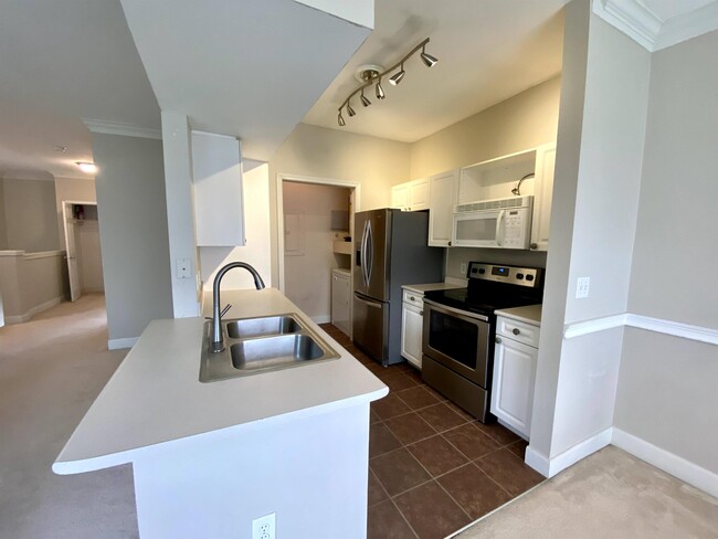 Building Photo - 11600 Tomahawk Creek Pkwy