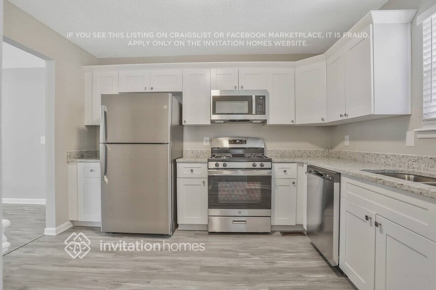 Building Photo - 3102 Carmel Dr