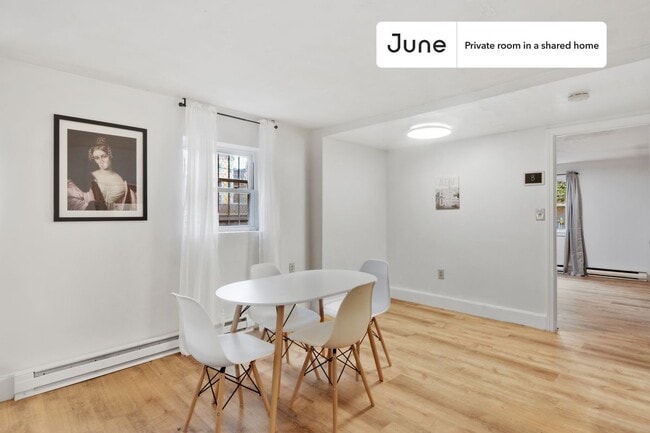 Building Photo - Room in Shared 3 bed/1 bath home