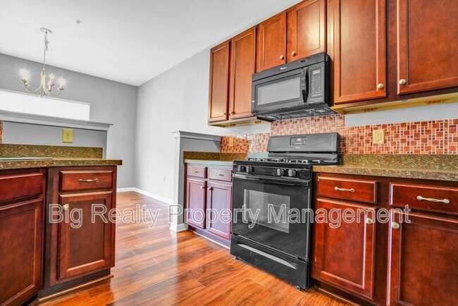 Building Photo - 2024 Morgan Hill Dr