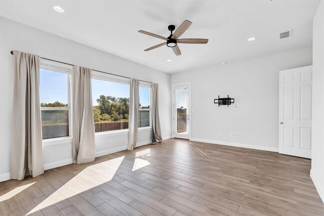Building Photo - 278 Eclipse Dr