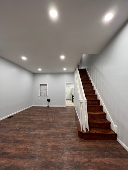 Building Photo - 3820 Hamilton St