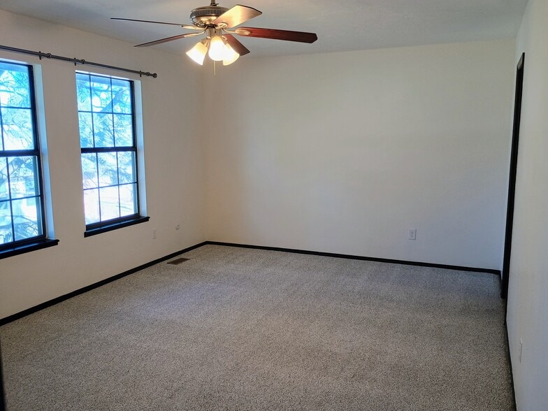 Master Bedroom - 10360 E Jewell Ave