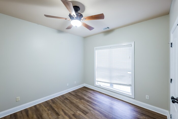 Building Photo - 409 Harvest Loop