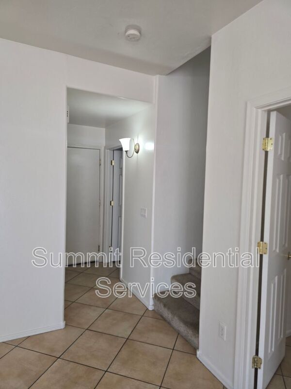 Building Photo - 3569 Drexel Manor Stra