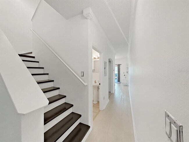 Building Photo - 18126 Paradise Point Dr