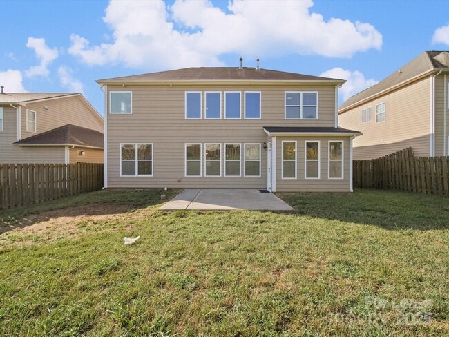 Building Photo - 10205 Falling Leaf Dr NW
