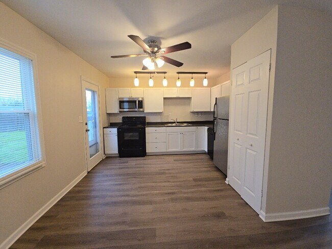 Building Photo - 981 Olympia Dr