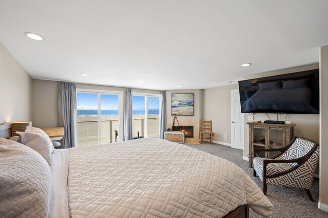 Building Photo - 5 Bedroom + 4 Bathroom Home  | Ocean Opulence | Furnished Monthly Rental