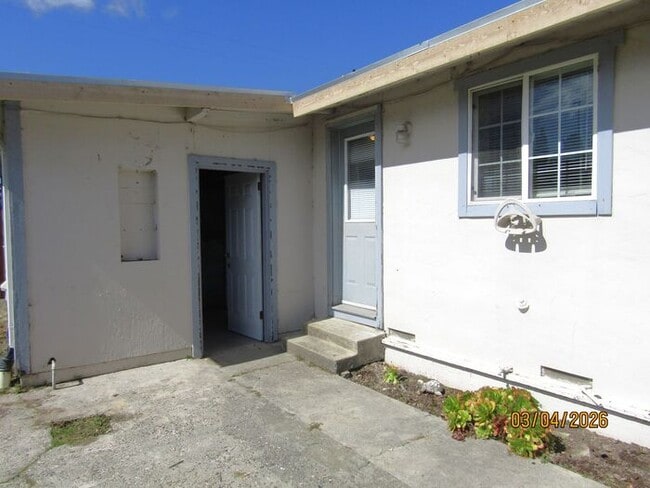 Building Photo - Charming One Bed, One Bath Country Home in Sebastopol-$1,795 per month!