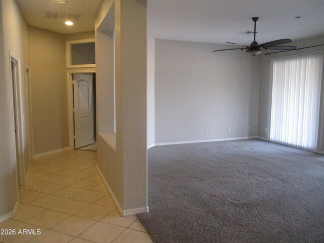 Building Photo - 2926 W Eastman Dr