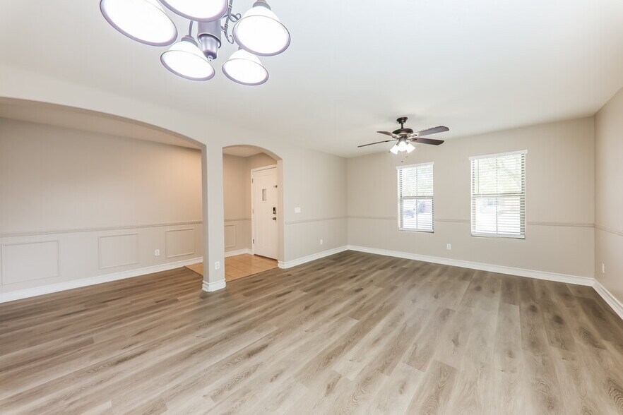 Building Photo - 14258 W Corrine Dr