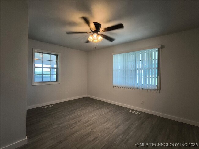 Building Photo - 16012 S Elwood Ave