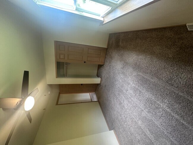 Building Photo - 2519 Parkfield Dr