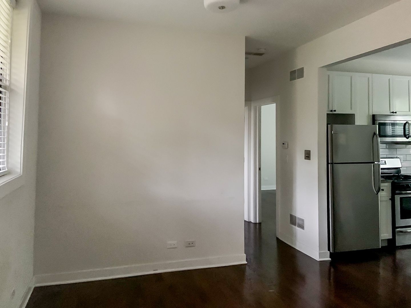 Building Photo - 1601 W Belle Plaine Ave