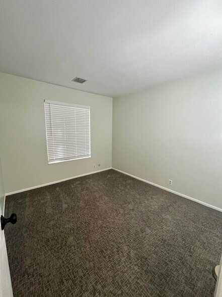Building Photo - 1087 E Countrywoods Cir