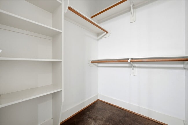 Building Photo - 2323 Sperber Ln
