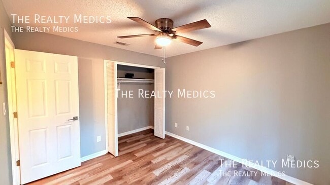 Building Photo - 7909 Richwood Dr